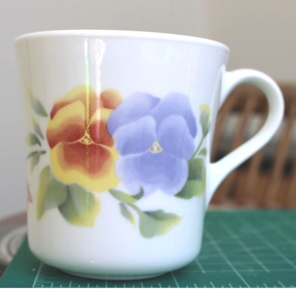 Corning Summer Blush Floral Pansy Coffee Mug White Vitrelle Glass USA 8oz